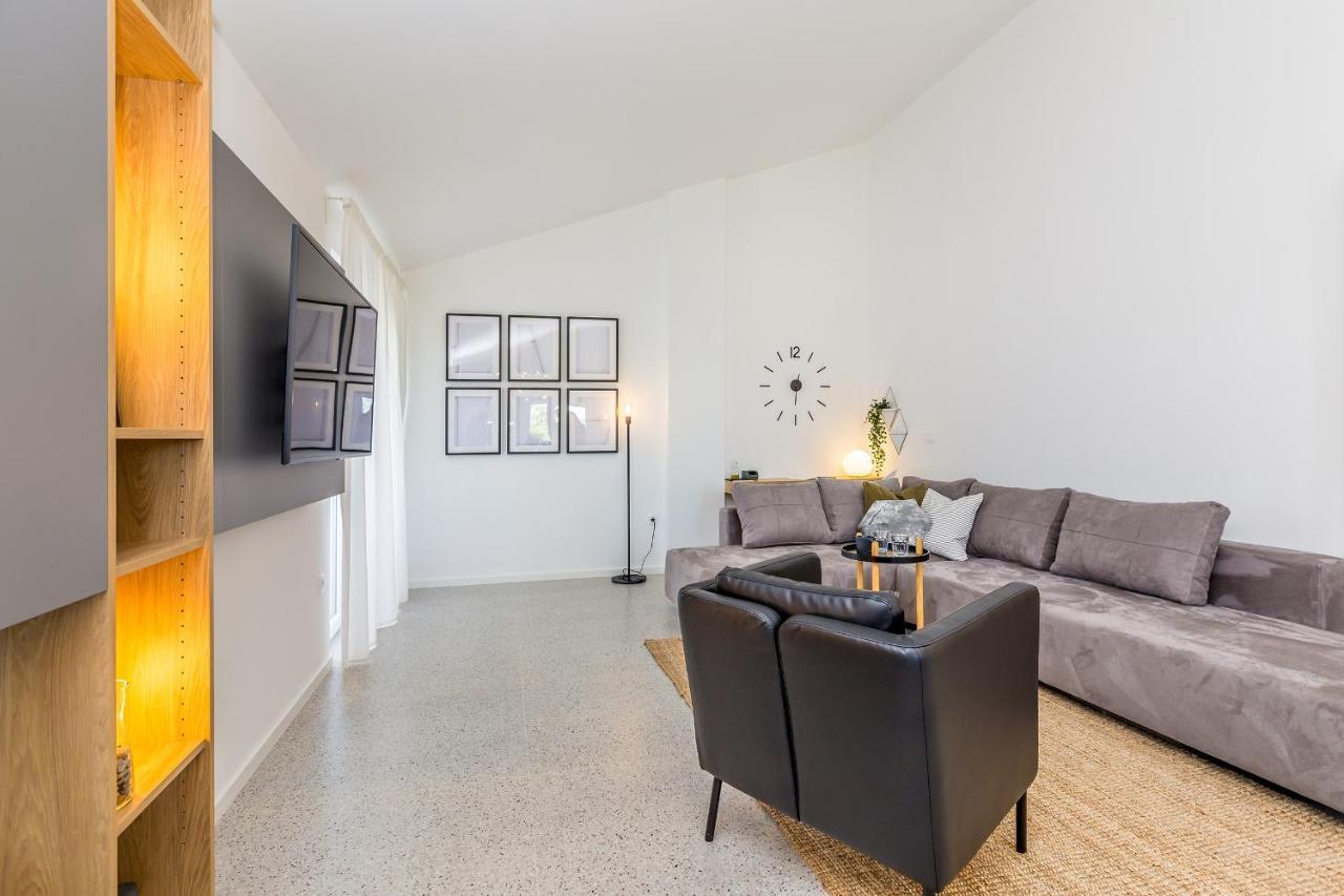 Apartment Laurus Salatic Exterior photo