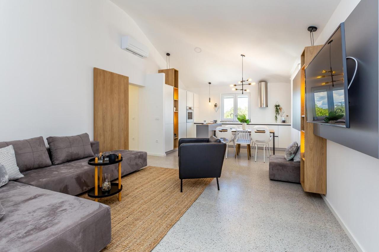 Apartment Laurus Salatic Exterior photo